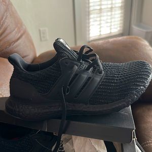 adidas Men's Ultraboost DNA Running Shoe
Size 7